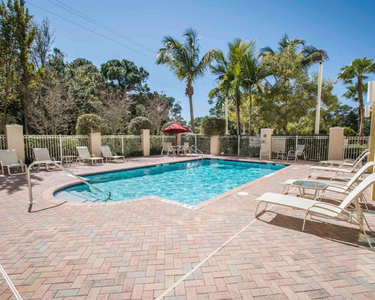 Comfort Inn & Suites Jupiter I-95 מראה חיצוני תמונה